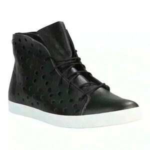 Volcom Buzz Women’s Mid Top Black Leather Sneakers Size 7 (Sample Shoe)